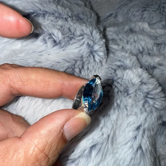 Elegant Marquise shaped Blue Stone Sterling Silver Ring approx 4 1/2-5 - Picture 7 of 13